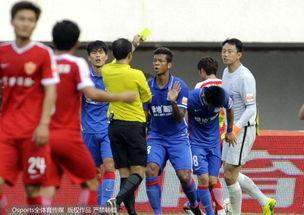 女裁判吃瓜,引发网友热议！